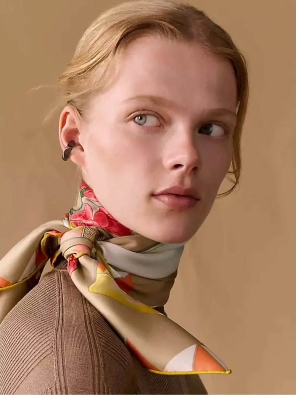Hermes L’Heure Des Gant 90 Silk Scarf - Picture 7 of 7